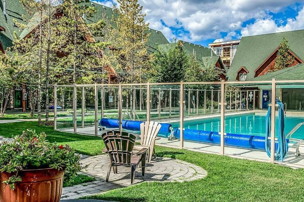 Mystic Getaway Apartment แคนมอร์ ภายนอก รูปภาพ